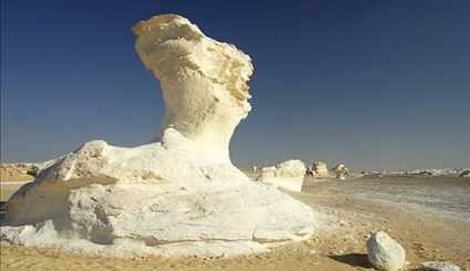 بالصور...الصحراء البيضاء في الفرافرة بمحافظة الوادي الجديد في مصر