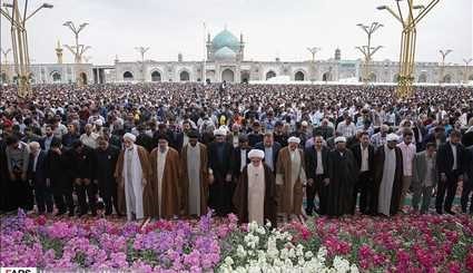 آلاف الايرانيين في حرم الامام الرضا أوائل السنة الجديدة