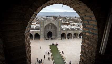 Nowruz tourists in Vakil Mosque of Shiraz