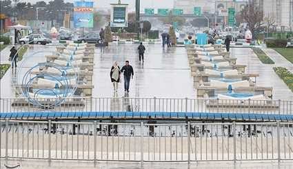 طهران تغتسل بأمطار ربيعية
