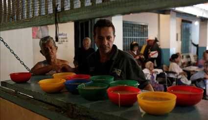 Volunteers feed Venezuela's poor