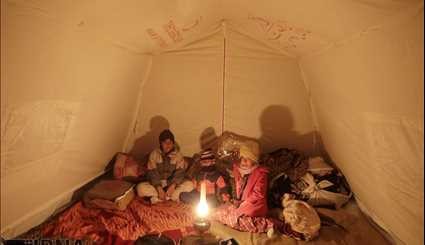 اسکان زلزله زدگان روستاهای فریمان‎ در چادر/ تصاویر
