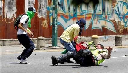 افزایش فشارها بر دولت ونزوئلا‎