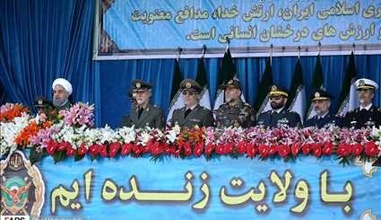 بالصور .. عرض عسكري كبير لمناسبة يوم الجيش الايراني