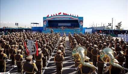 بالصور .. عرض عسكري كبير لمناسبة يوم الجيش الايراني