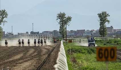 رقابت های اسب دوانی کورس بهاره در گنبد کاووس | تصاویر