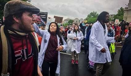 تظاهرات محققان آمریکایی در مقابل کاخ سفید/ تصاویر