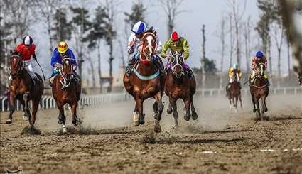 Gonbad-e Kavus Plays Host to Iran’s Spring Horse Racing Competition
