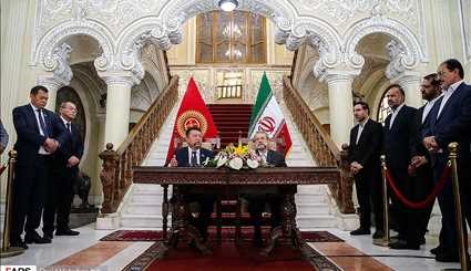 لقاء كلا من رؤساء البرلمان الايراني والقرغيزستاني