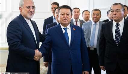 Zarif meets with Kyrgyz Parl. speaker