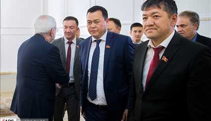 Zarif meets with Kyrgyz Parl. speaker