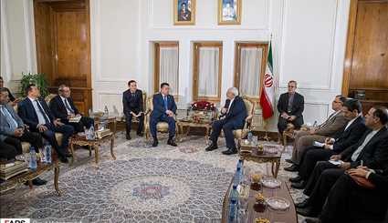 Zarif meets with Kyrgyz Parl. speaker