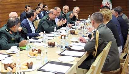 التقى وزير الدفاع الايراني مع وزراء دفاع صربيا والهند / صور