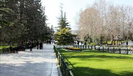 شاهد بالصور ..حديقة الشعب في العاصمة الإيرانية طهران