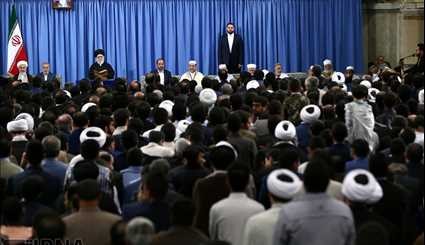 Leader receives attendees of Quran competitions