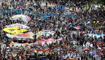 Thousands of Climate Change Protesters in Washington