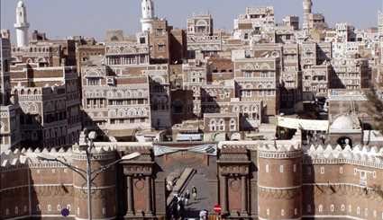 بالصور باب اليمن في مدينة صنعاء