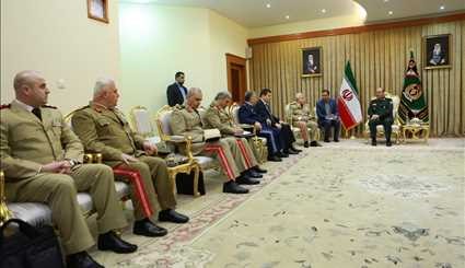 لقاء وزير الدفاع الايراني ورئيس أركان الجيش السوري/صور