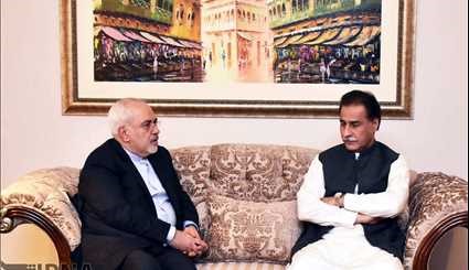 Zarif met with senior officials of Pakistan / Pictures