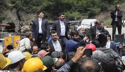 حضور رئیس جمهور در محل حادثه انفجار معدن آزادشهر | تصاویر