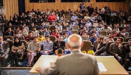 محاضرة للمرشح مصطفى ميرسليم في جامعة طهران