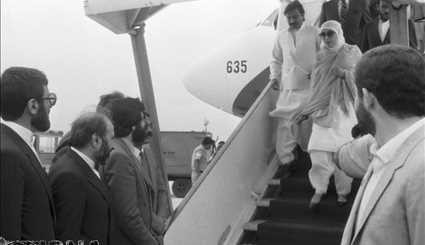 25 اردیبهشت 1369 - سفر بی نظیر بوتو نخست وزیر پاکستان به ایران/ تصاویر