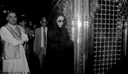 Late Pakistani PM visiting Iran in 1990