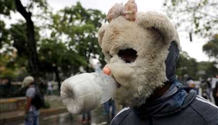 ماسک های مخالفان ونزوئلایی | تصاویر