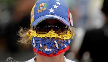 أقنعة المعارضة في فنزويلا