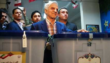 Officials, candidates take part in presidential election