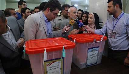 المرشحون الرئاسيون الأربعة أمام صناديق الاقتراع / صور