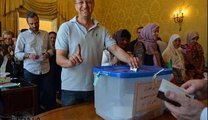حضور ایرانیان مقیم ایتالیا، لندن، سوئد و نروژ در انتخابات ریاست جمهوری | تصاویر