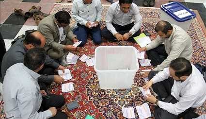 بدء عملية فرز الأصوات للانتخابات الرئاسية في همدان / صور