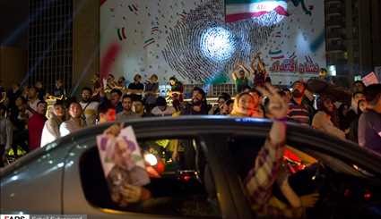 شادی هواداران حسن روحانی در تهران -2 | تصاویر