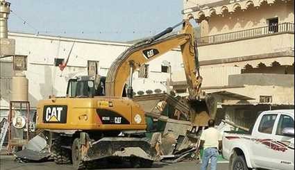Saudi Regime Forces Destroy Shiites' Mosques