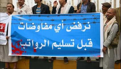 صور من وقفة احتجاجية لموظفي الكهرباء أمام مقر إقامة المبعوث الأممي ولد الشيخ