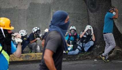 Venezuela's volunteer protest medics