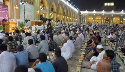 ليالي رمضان المضيئة في مسجد الكوفة بالقرب من مدينة النجف الاشرف