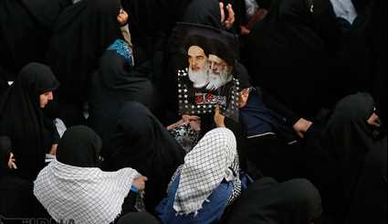 Ceremony honors Imam Khomeini's on his demise anniv.
