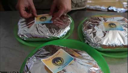 توزیع بسته های افطار برای رزمندگان غزه/ تصاویر