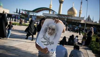 Iranians Mourning Imam Khomeini’s Passing Anniversary