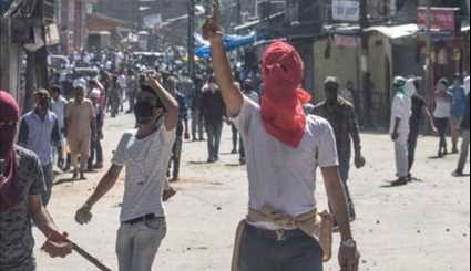 Police, Protesters Clash in India-Controlled Kashmir