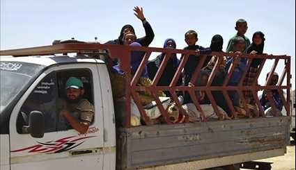 Popular Forces Rescue Civilians Near Iraqi-Syrian Border Region