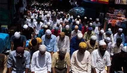 Muslims Worldwide Mark Holy Fasting Month