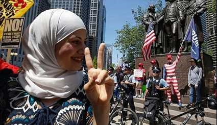 Muslim Supporters Deliver Message of Peace to Anti-Muslim Protesters in NYC
