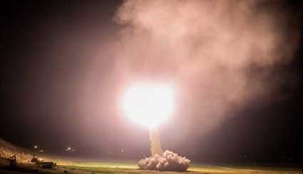 الصواريخ الايرانية تستهدف مراكز تجمع الارهابيين في سوريا/صور
