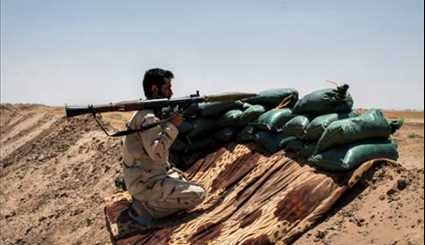 Iraqi Popular Forces Take Position on Iraq-Syria Border in Nineveh