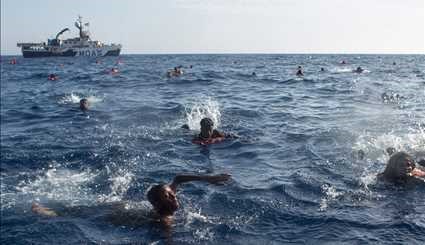 غرق اللاجئين في بحر الابيض المتوسط / صور