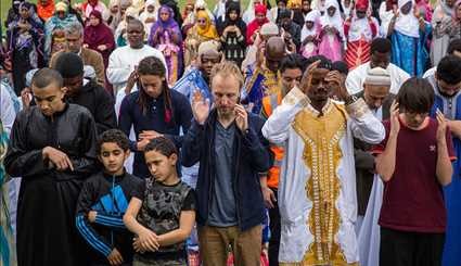 بزرگترین مراسم جشن عید فطر در اروپا | تصاویر