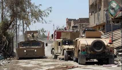 Iraqi Forces Advancing through Streets of Old City of Mosul